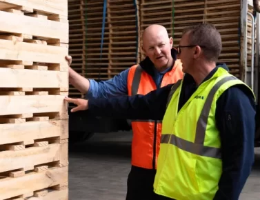 Cardboard Box Manufacturers vs Cardboard Box Suppliers: Which One is Right for Your Business?